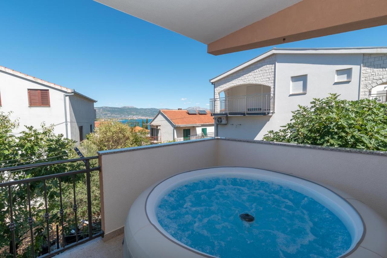 Apartment Gagula With Jacuzzi Trogir Extérieur photo