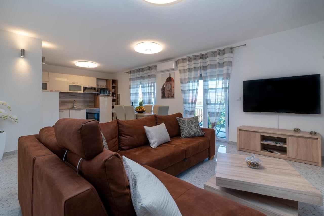 Apartment Gagula With Jacuzzi Trogir Extérieur photo