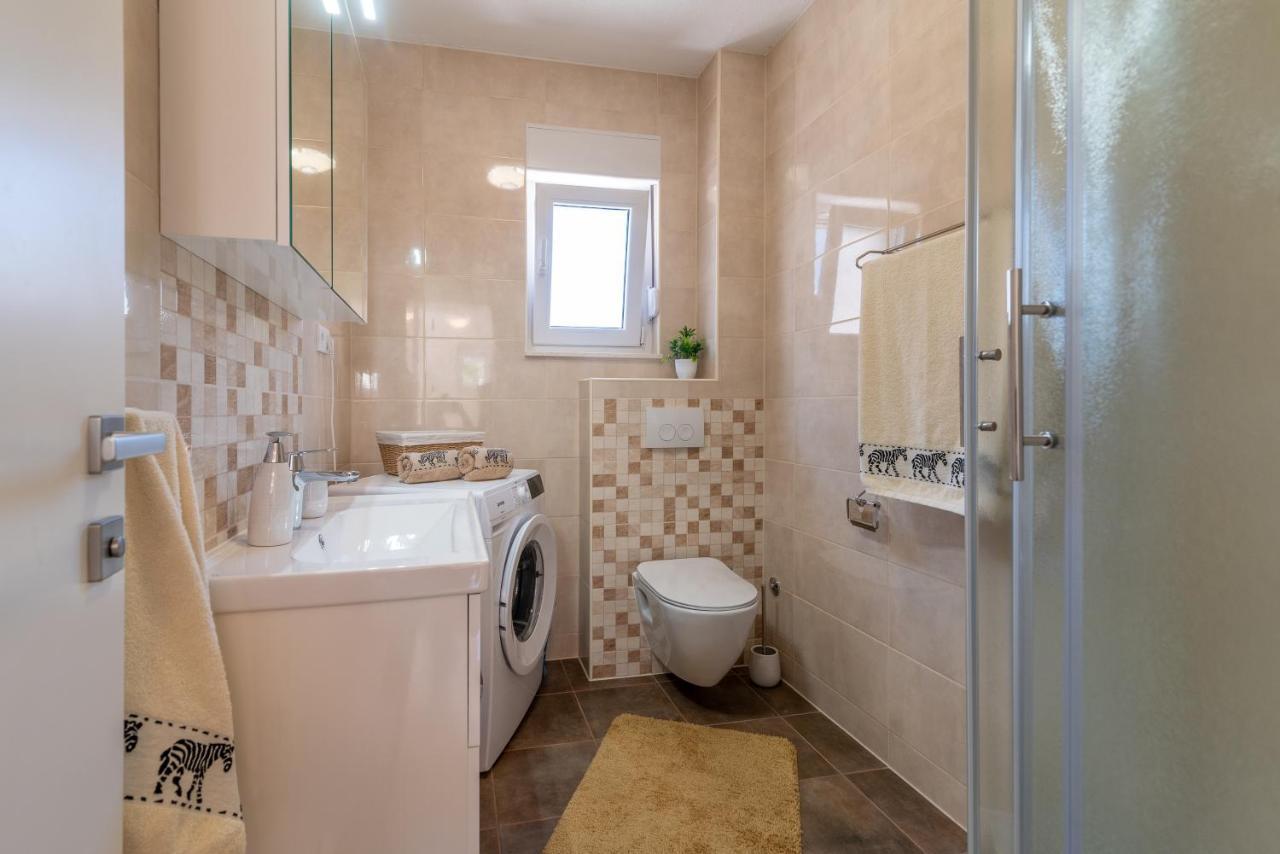 Apartment Gagula With Jacuzzi Trogir Extérieur photo
