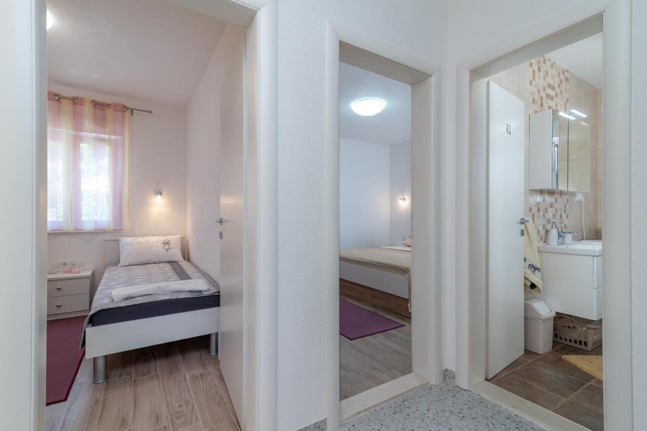 Apartment Gagula With Jacuzzi Trogir Extérieur photo