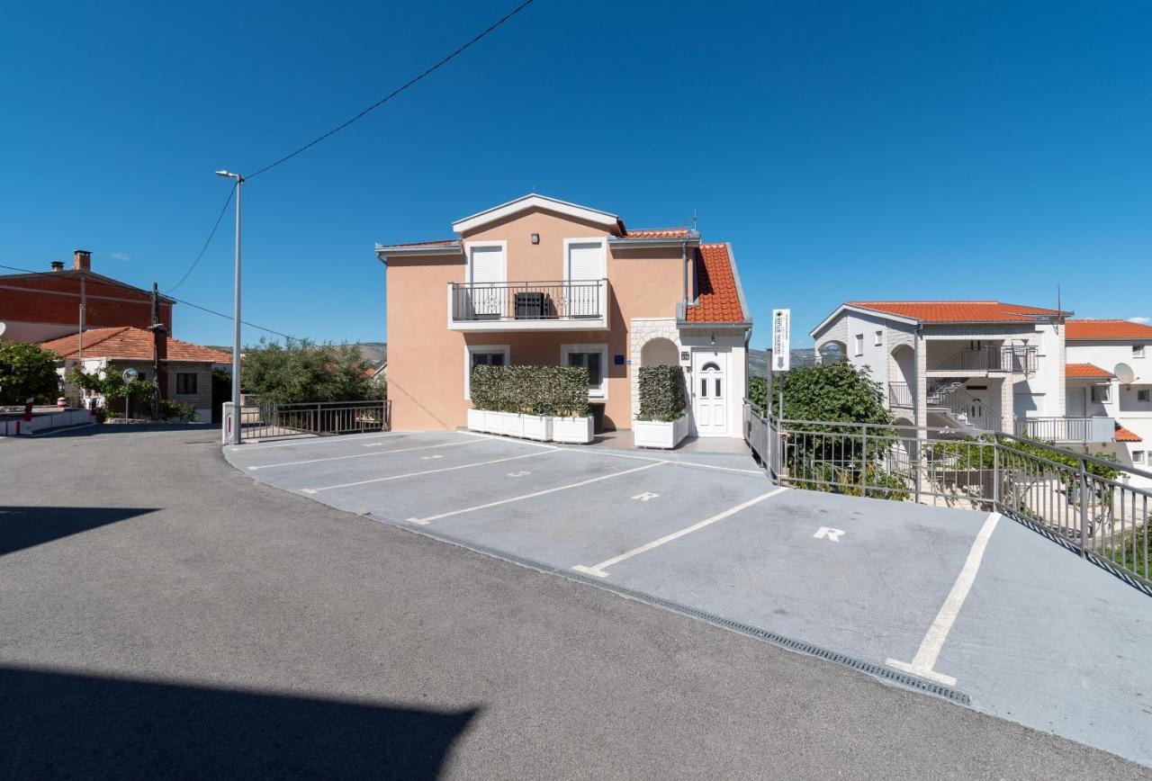 Apartment Gagula With Jacuzzi Trogir Extérieur photo