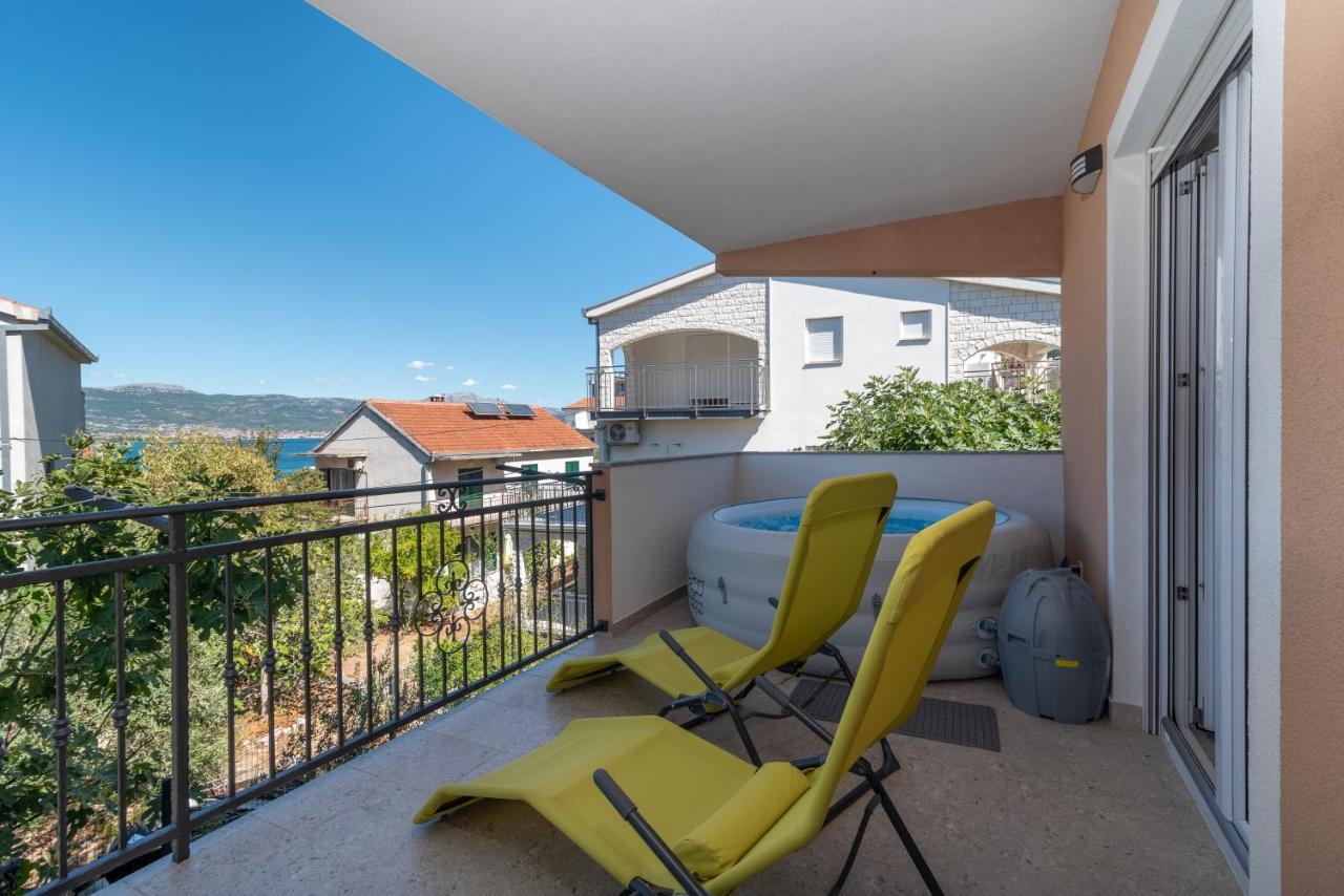 Apartment Gagula With Jacuzzi Trogir Extérieur photo