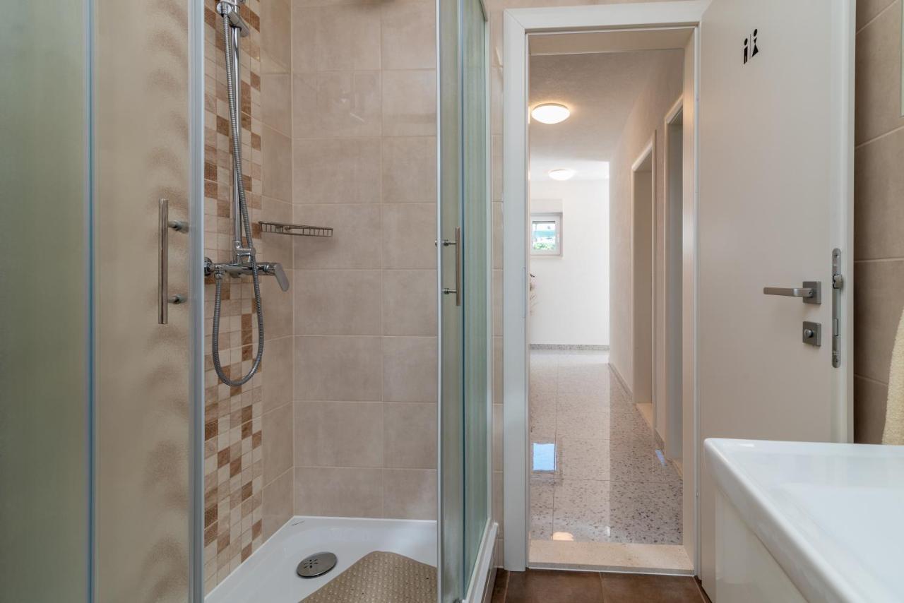 Apartment Gagula With Jacuzzi Trogir Extérieur photo