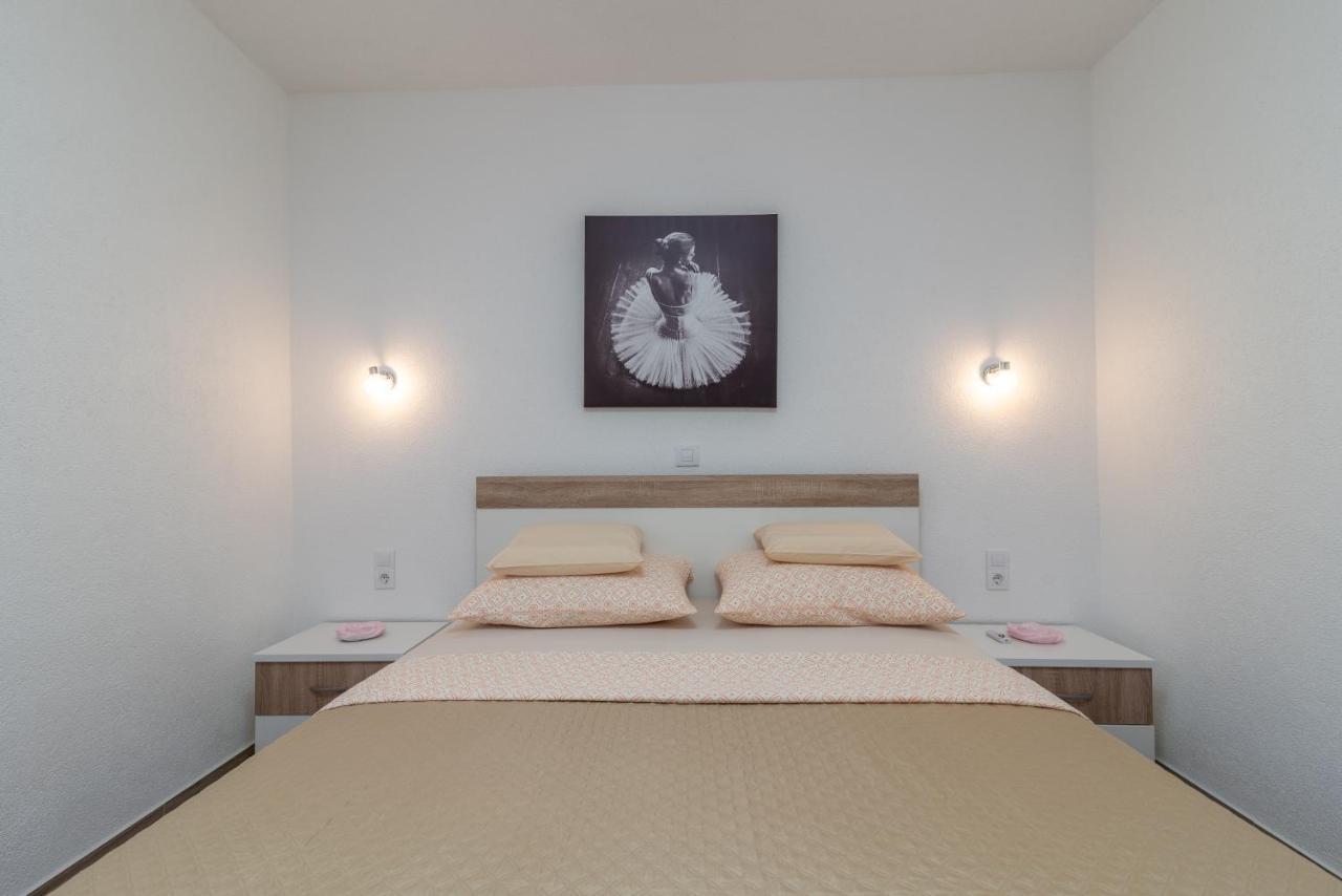 Apartment Gagula With Jacuzzi Trogir Extérieur photo